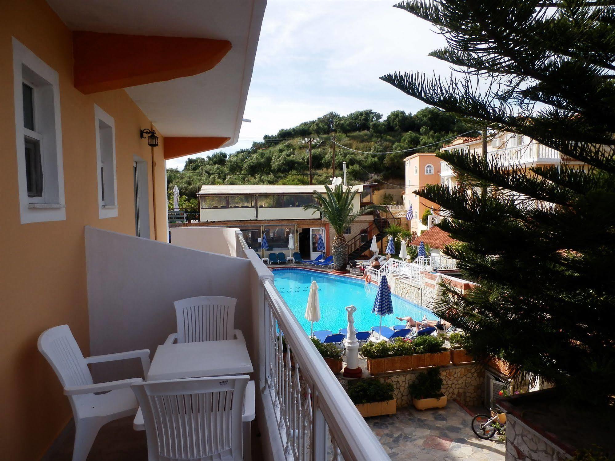 Planos Beach Hotel Exteriör bild
